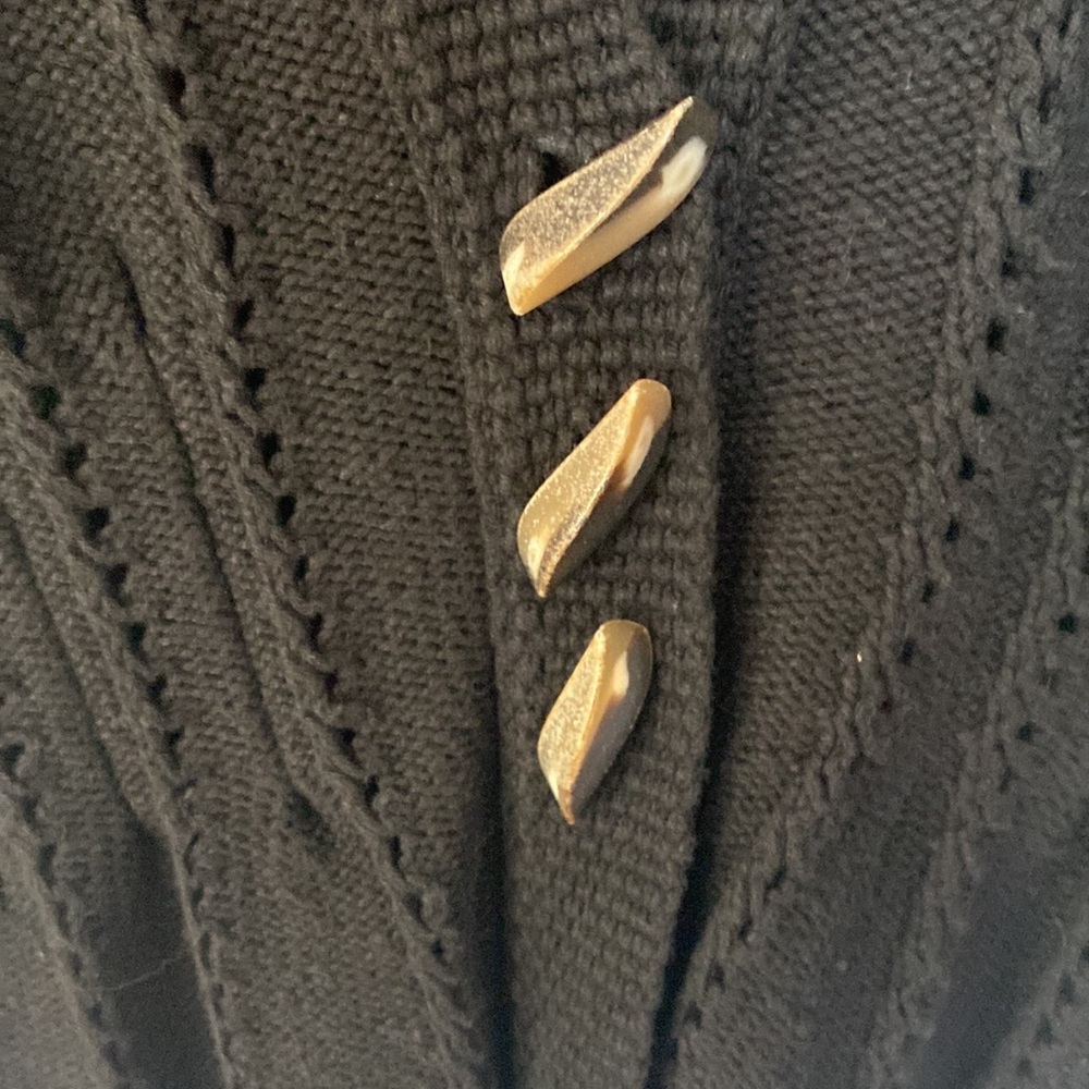 Willow Vintage Black knit cardigan with unique button closure SZ M EUC - Picture 3 of 10
